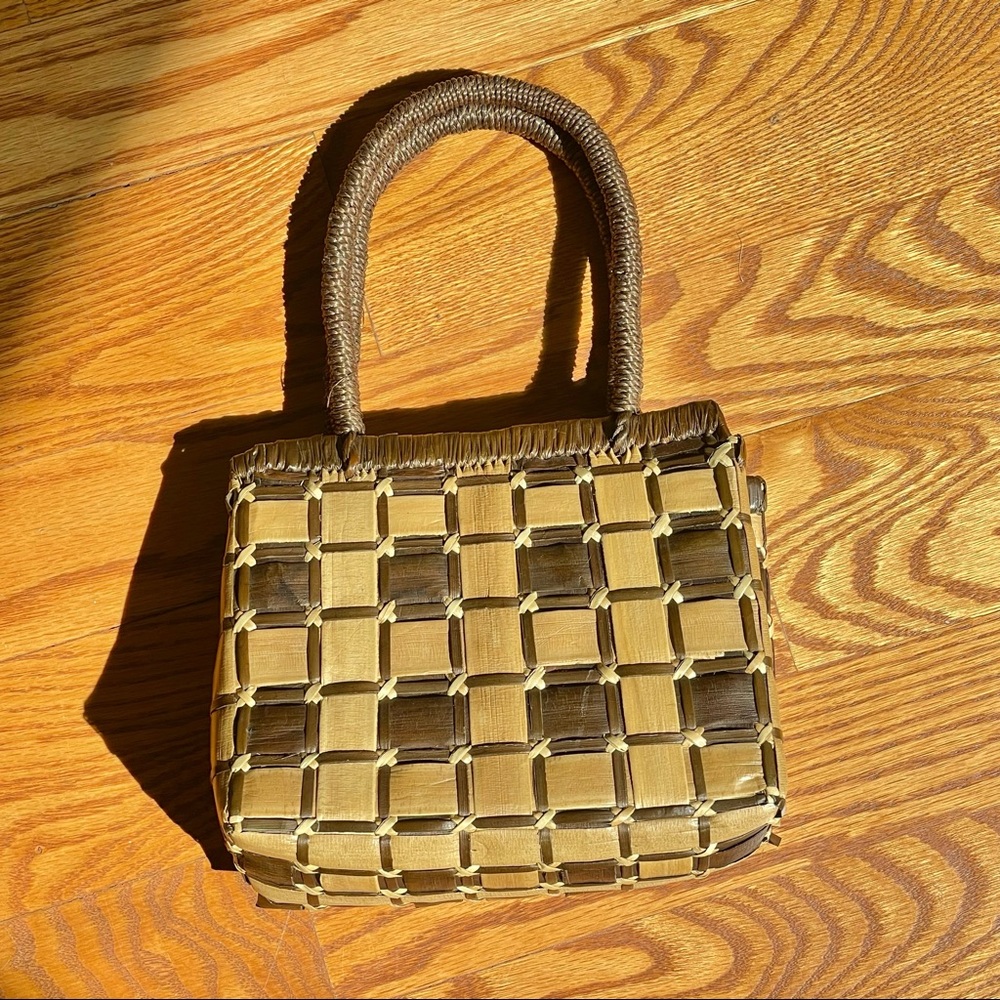 Mini banana leaf purse in brown and beige
